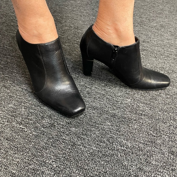 Size 8 M - Picture 5 of 6